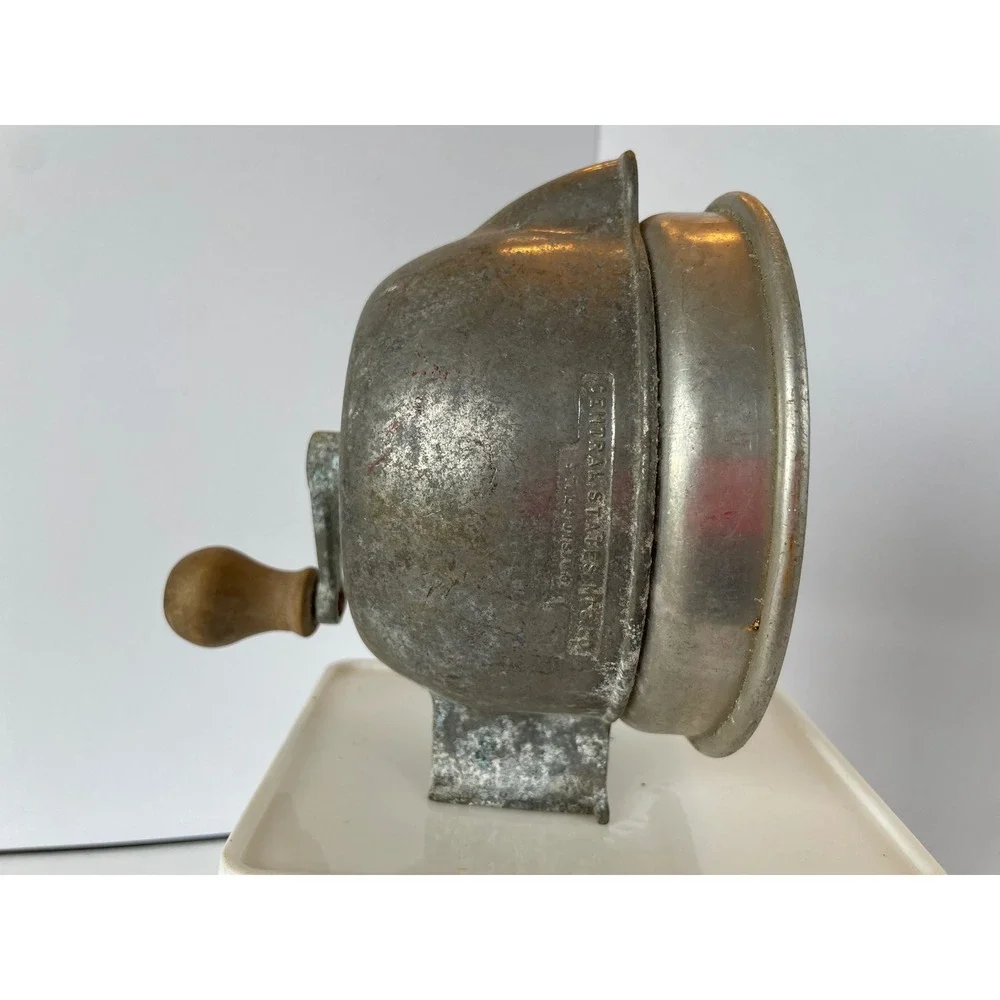 Vintage Central States Mfg Co Hand Crank Juicer St Louis MO Metal Silver OS